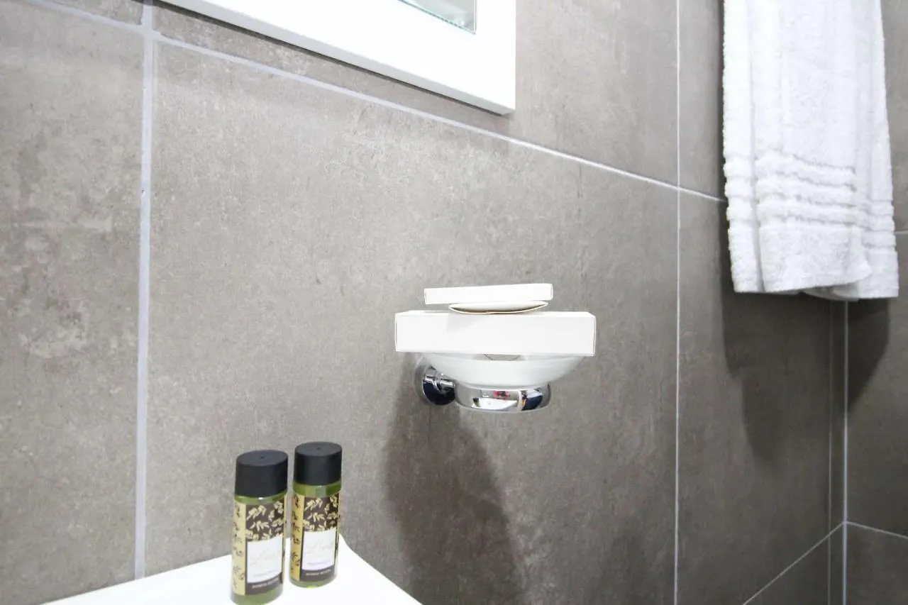 Diamond Hotel Sarande 3*,  Albania