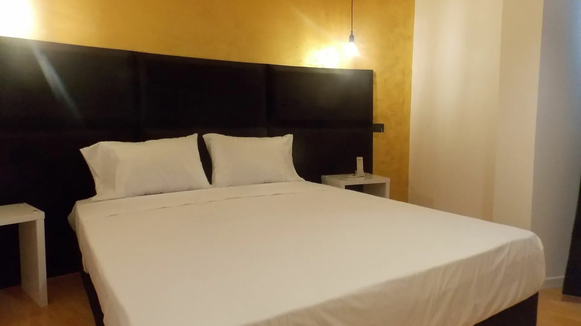 Diamond Hotel Sarande 3*,  Albania